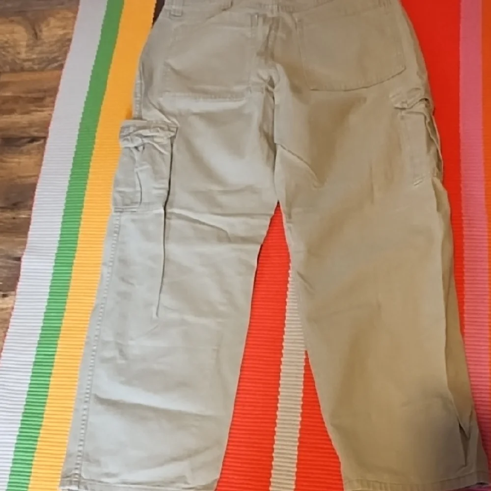 Wrangler EUC Men's Tan Cargo Pants 34/30.